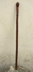 Canne ancienne d’origine asiatique en bambou sculpté