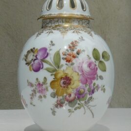 vase couvert porcelaine style Meissen